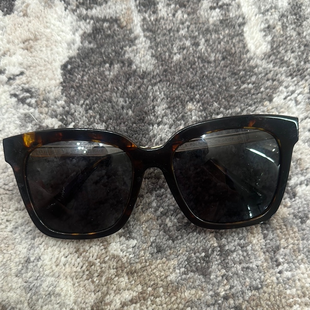 Diff Eyewear Brown Sunglasses Classic Wayfarer Design